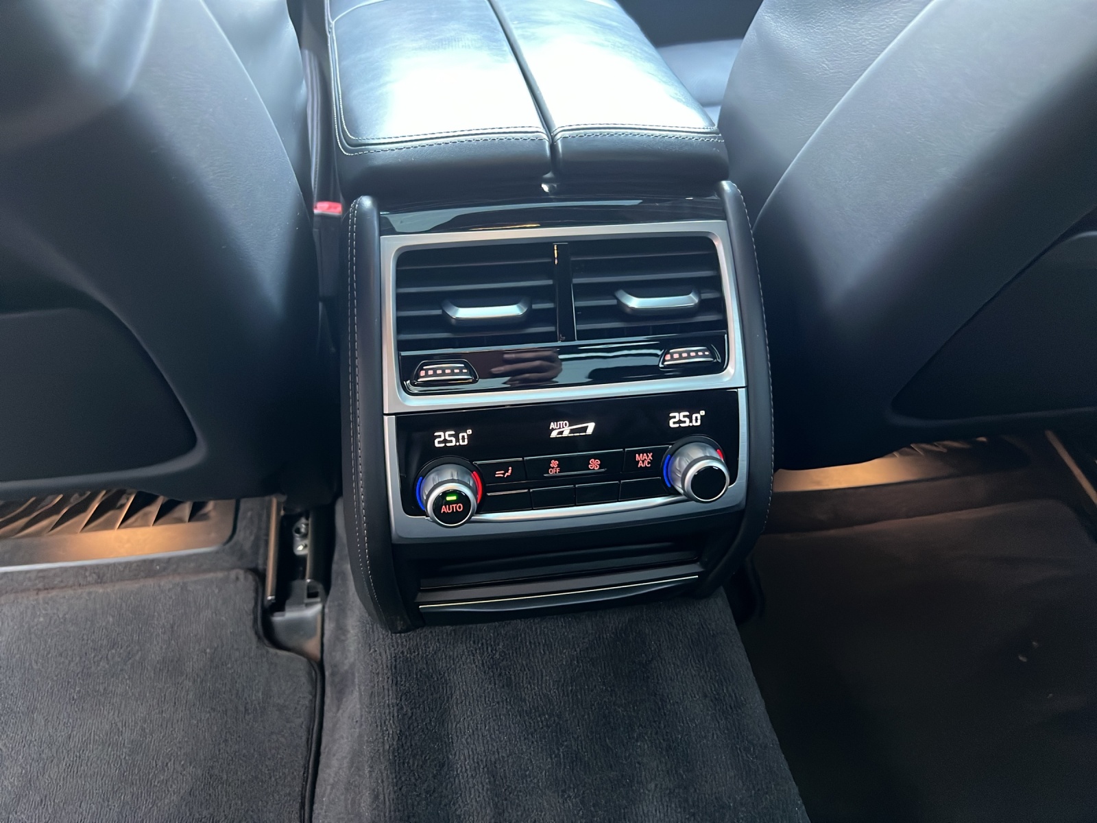 BMW 730d xDrive Steptronic-image-21