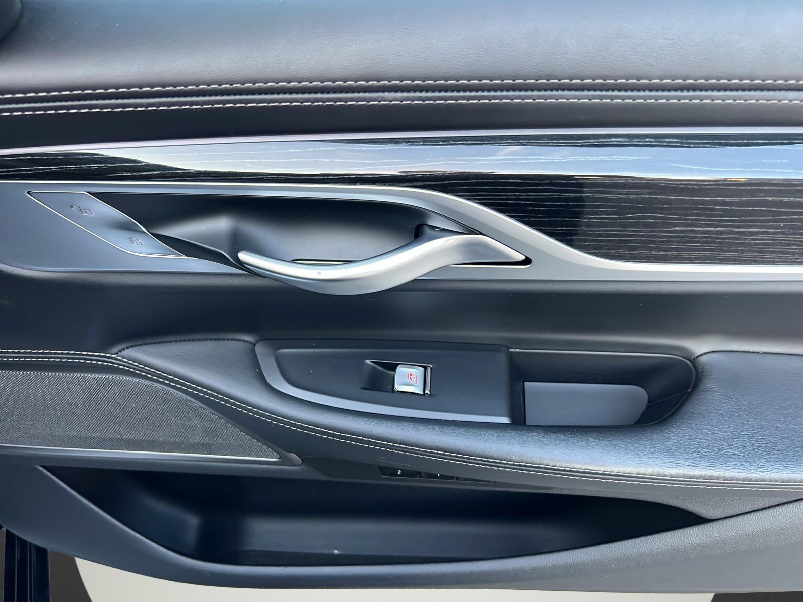 BMW 730d xDrive Steptronic-image-16