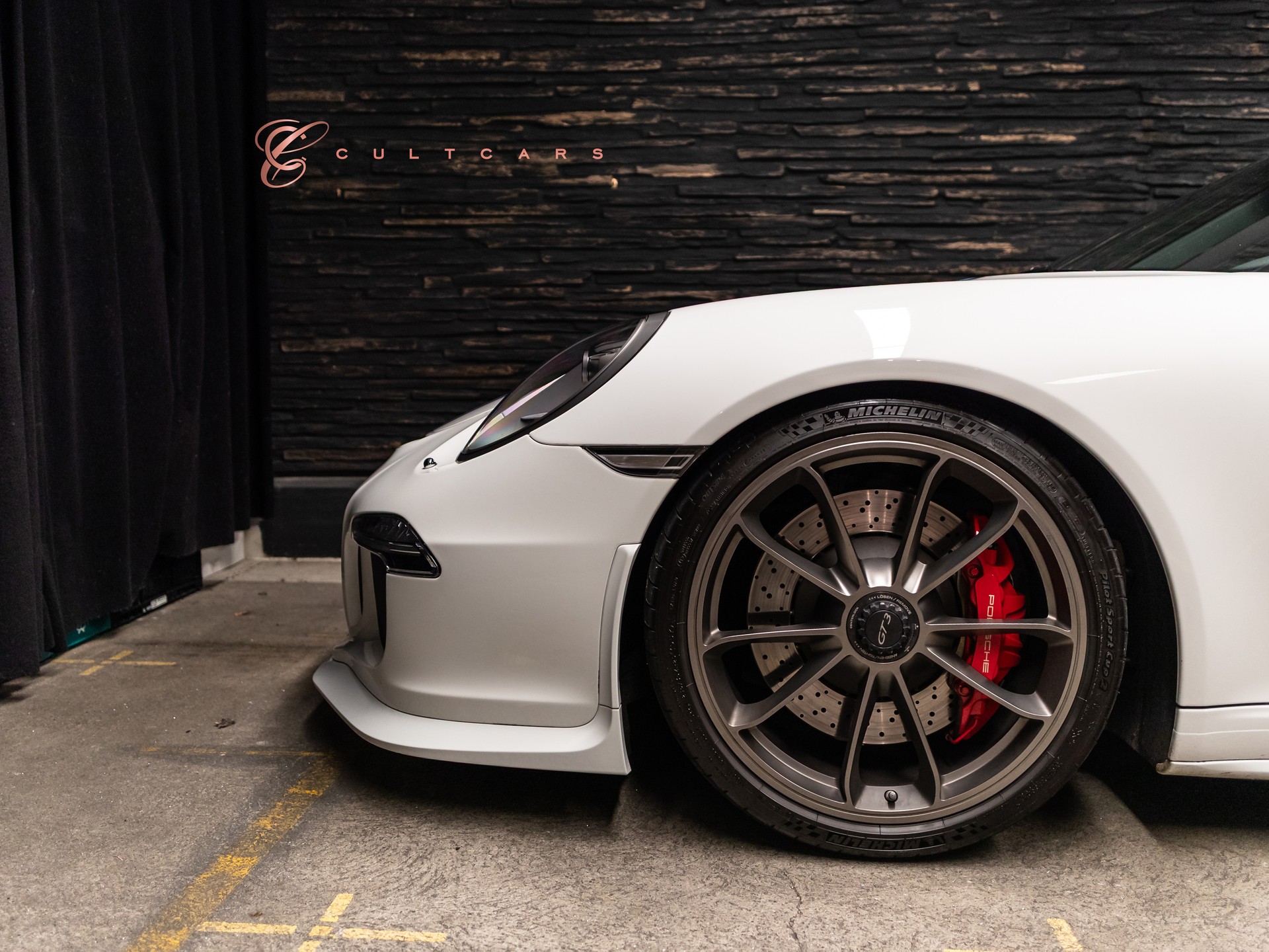 PORSCHE 911 GT3 PDK-showroom-element-3