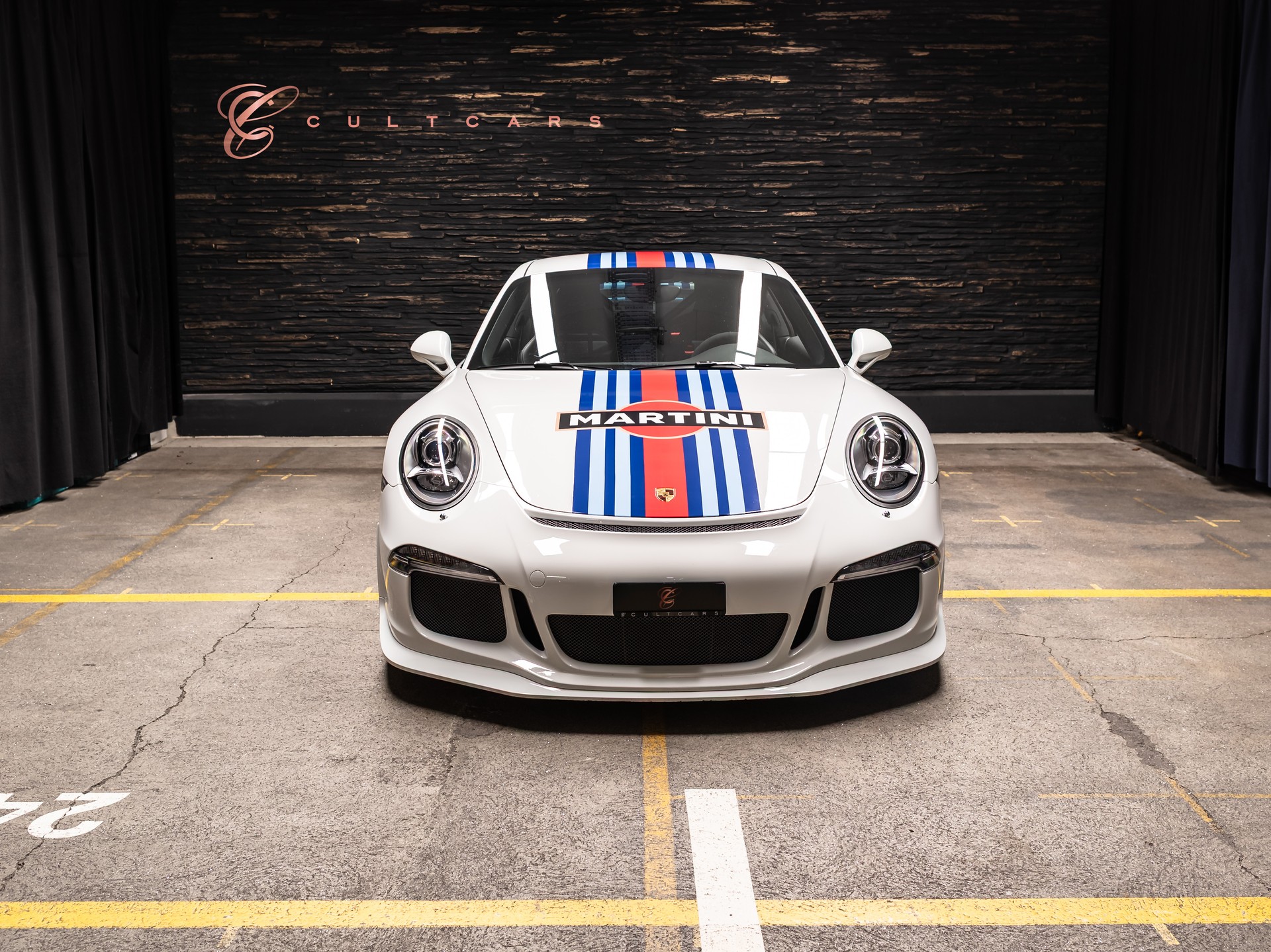 PORSCHE 911 GT3 PDK-showroom-element-2