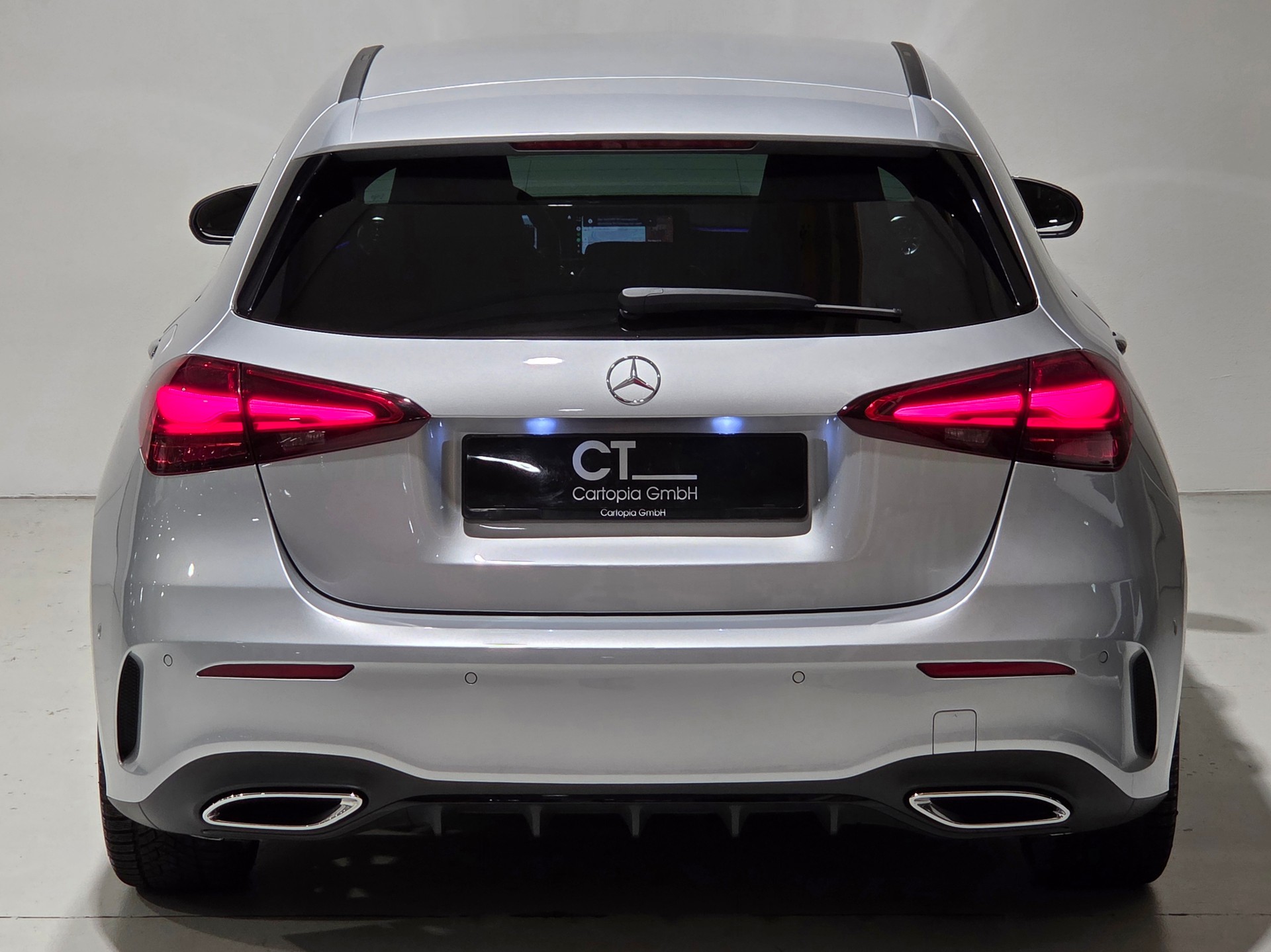 MERCEDES-BENZ A 180 Night Star AMG Line 7G-DCT-showroom-element-3