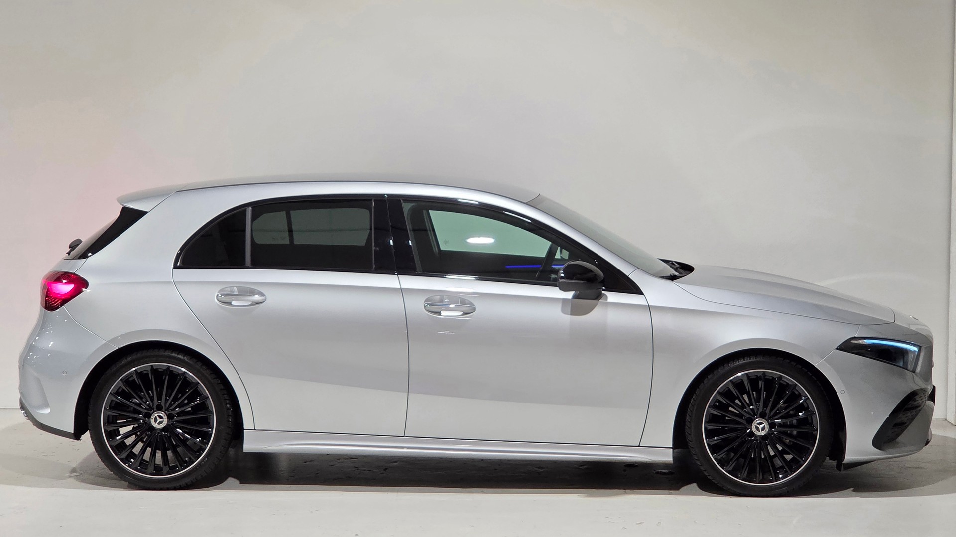 MERCEDES-BENZ A 180 Night Star AMG Line 7G-DCT-image-27