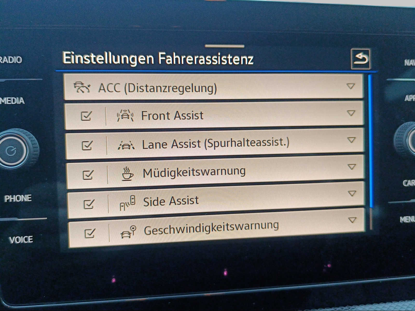 VW T-Cross EVO 115PS TSI / UNITED-image-14
