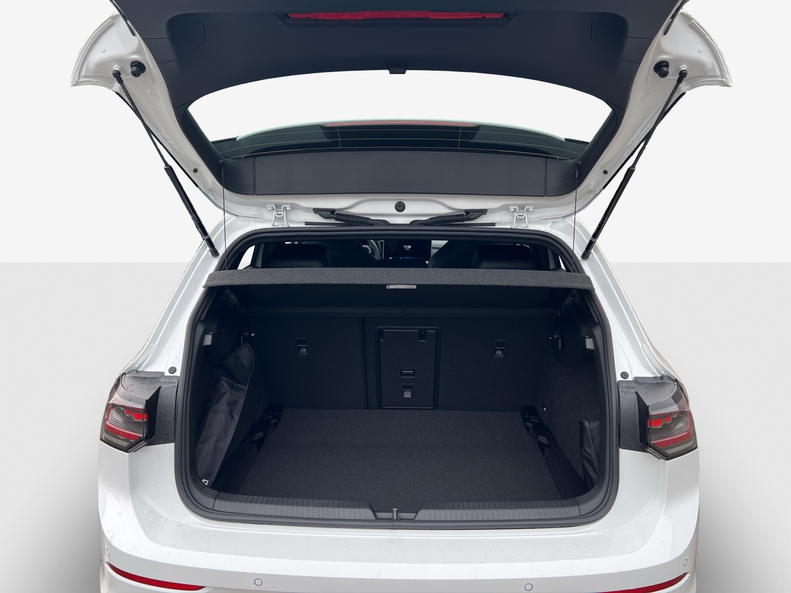 VW Golf 1.5 e TSI mHEV R-Line DSG-image-12