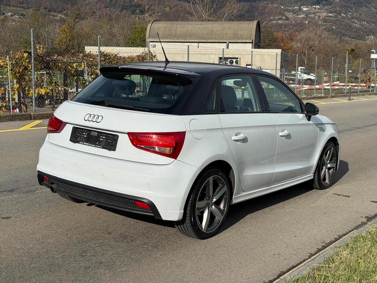 AUDI A1 Sportback 1.6 TDI admired DSG-image-5