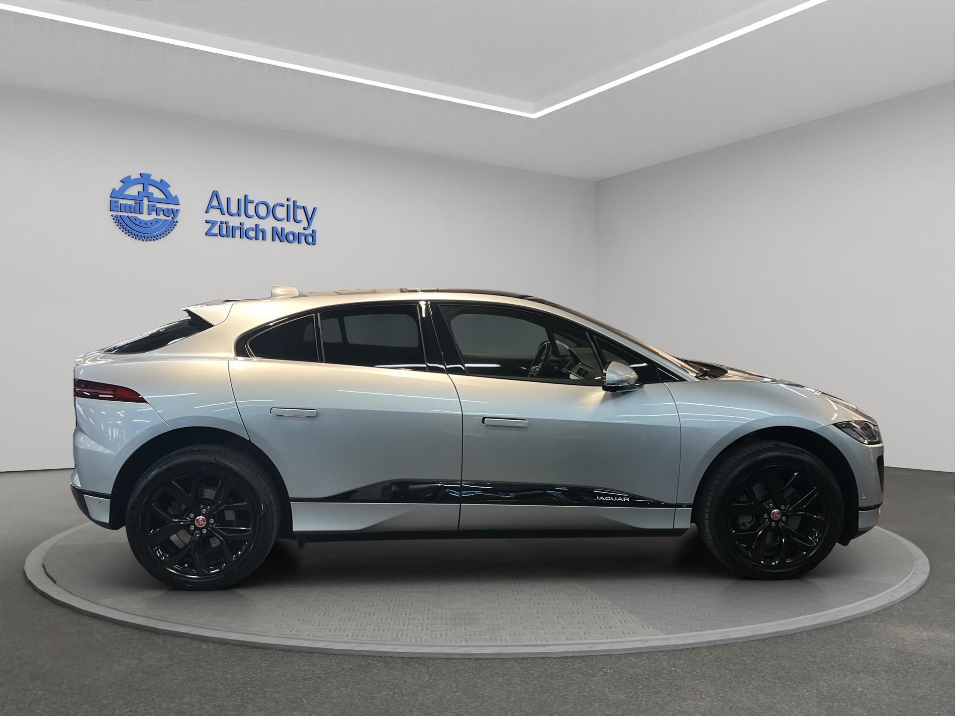 JAGUAR I-Pace EV400 S AWD-image-6