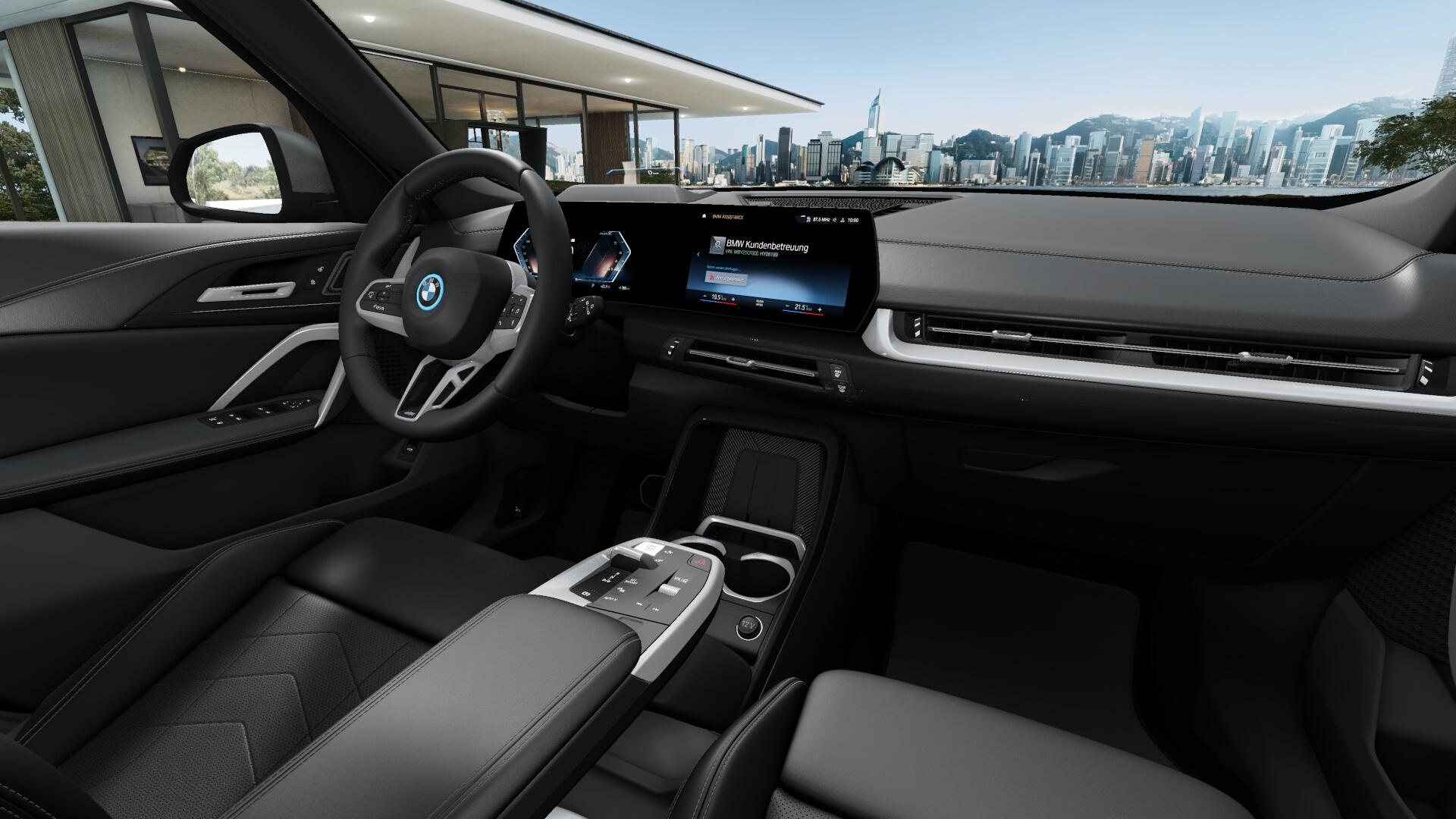 BMW iX1 20 eDrive-image-4