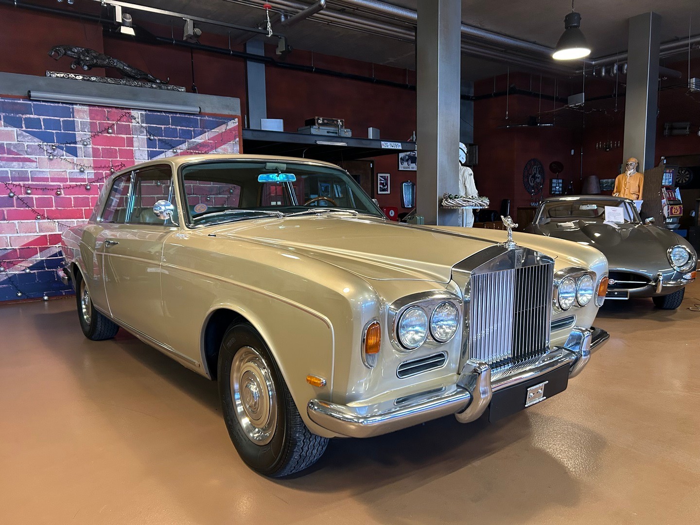 ROLLS-ROYCE Silver Shadow Coupé-image-1