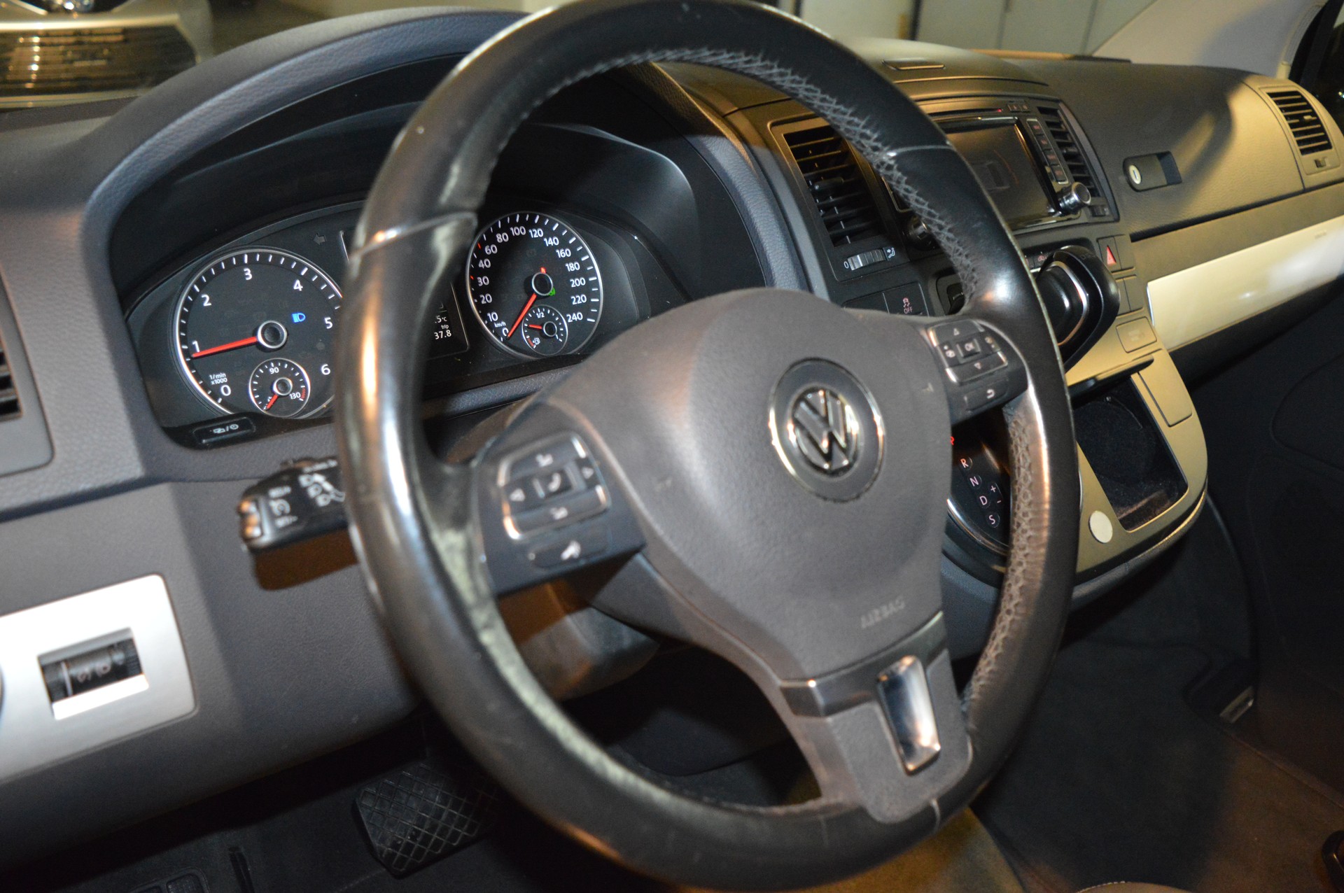 VW T5 Campingbus Multivan 2.0 Bi-TDI CR Highline DSG-image-14