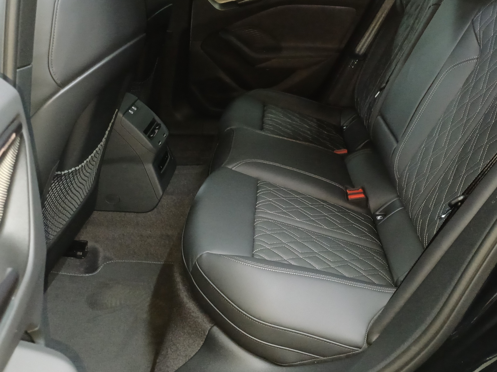 AUDI S5 Limousine TFSI quattro S tronic-image-11