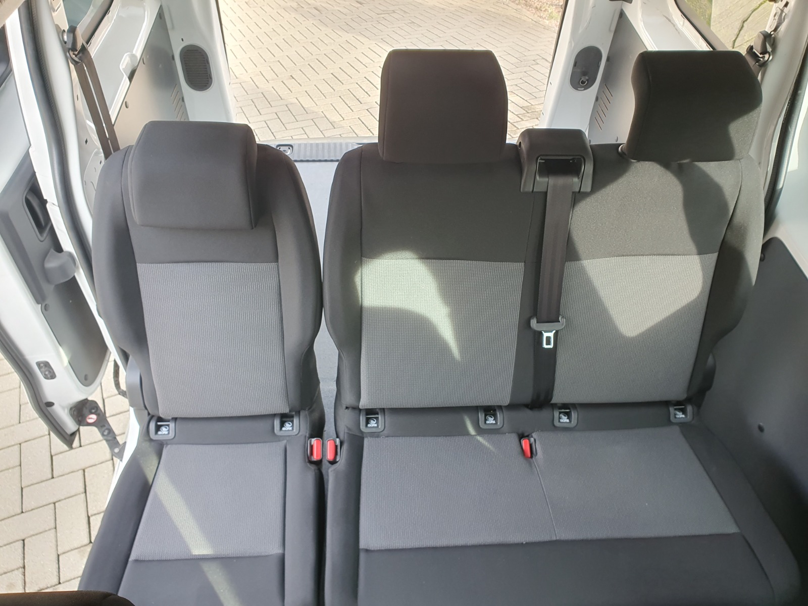 OPEL Vivaro Combi 1.5 CDTI Essentia s/s M-image-9