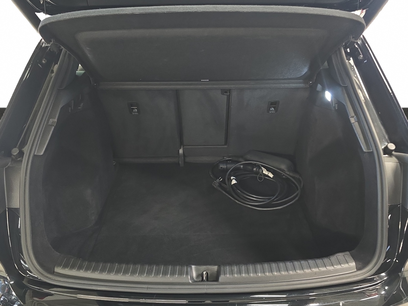 AUDI Q4 e-tron 50 quattro-image-12