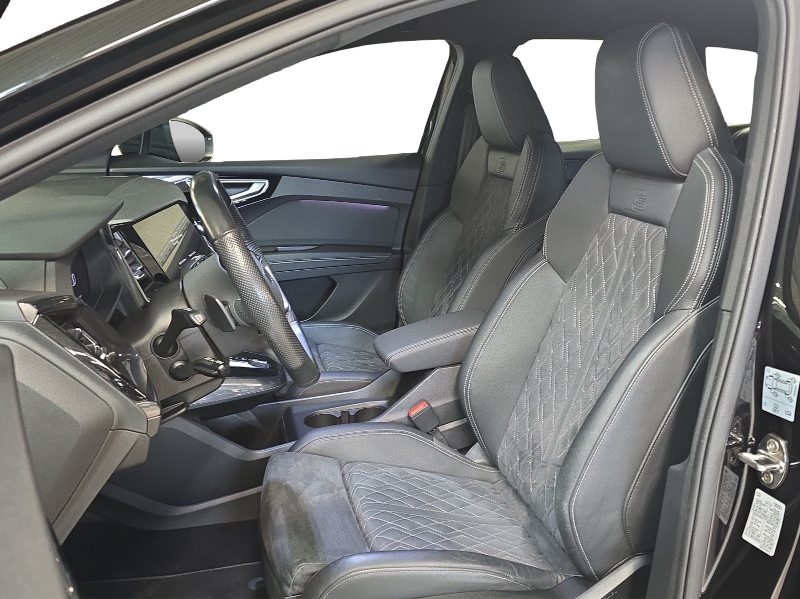 AUDI Q4 e-tron 50 quattro-image-9