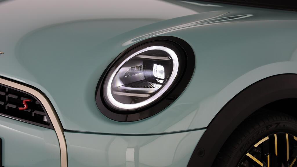 MINI Cooper S Cabrio-image-15