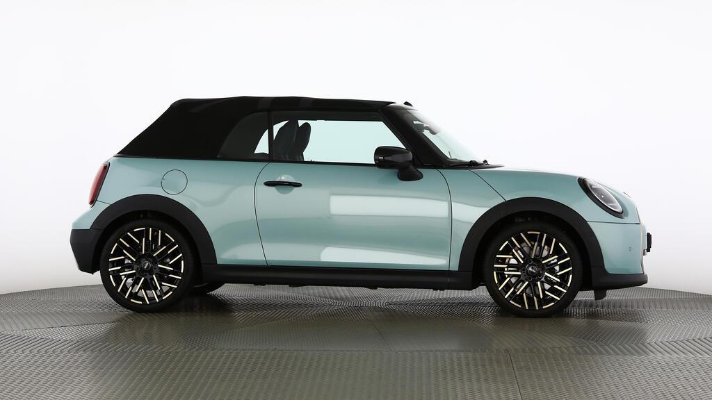 MINI Cooper S Cabrio-image-2