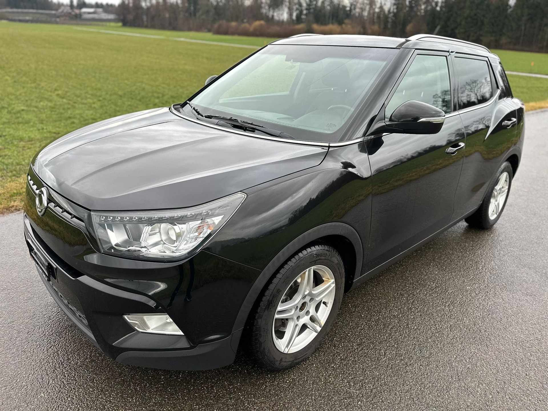 KGM-SsangYong Tivoli 1.6 eXDi Crystal 4WD Automatic-image-1