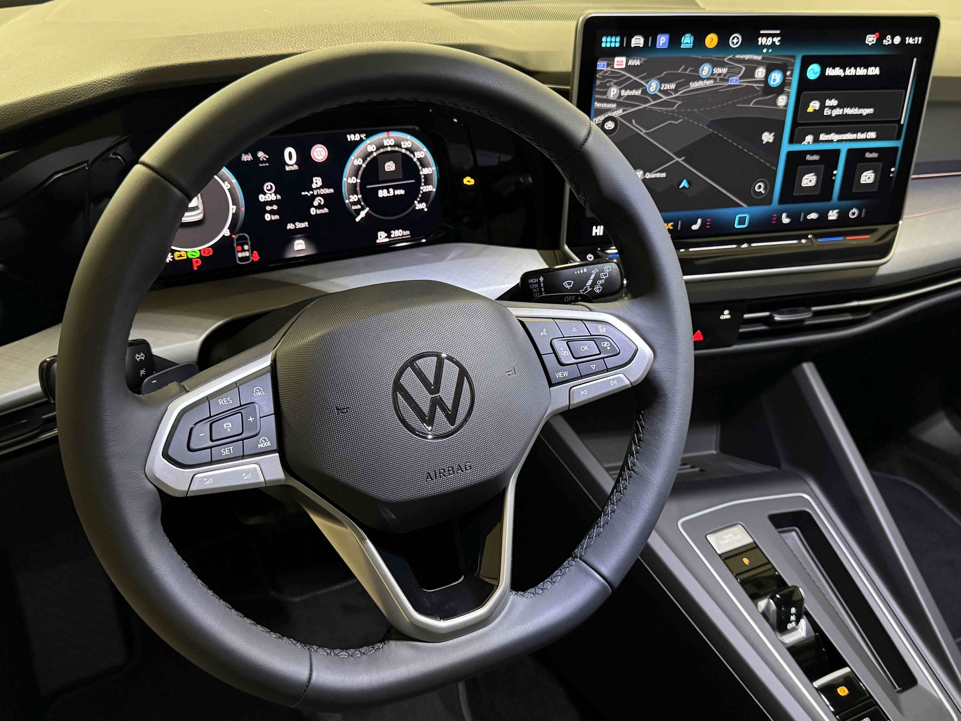 VW Golf 1.5 e TSI mHEV United DSG-image-9