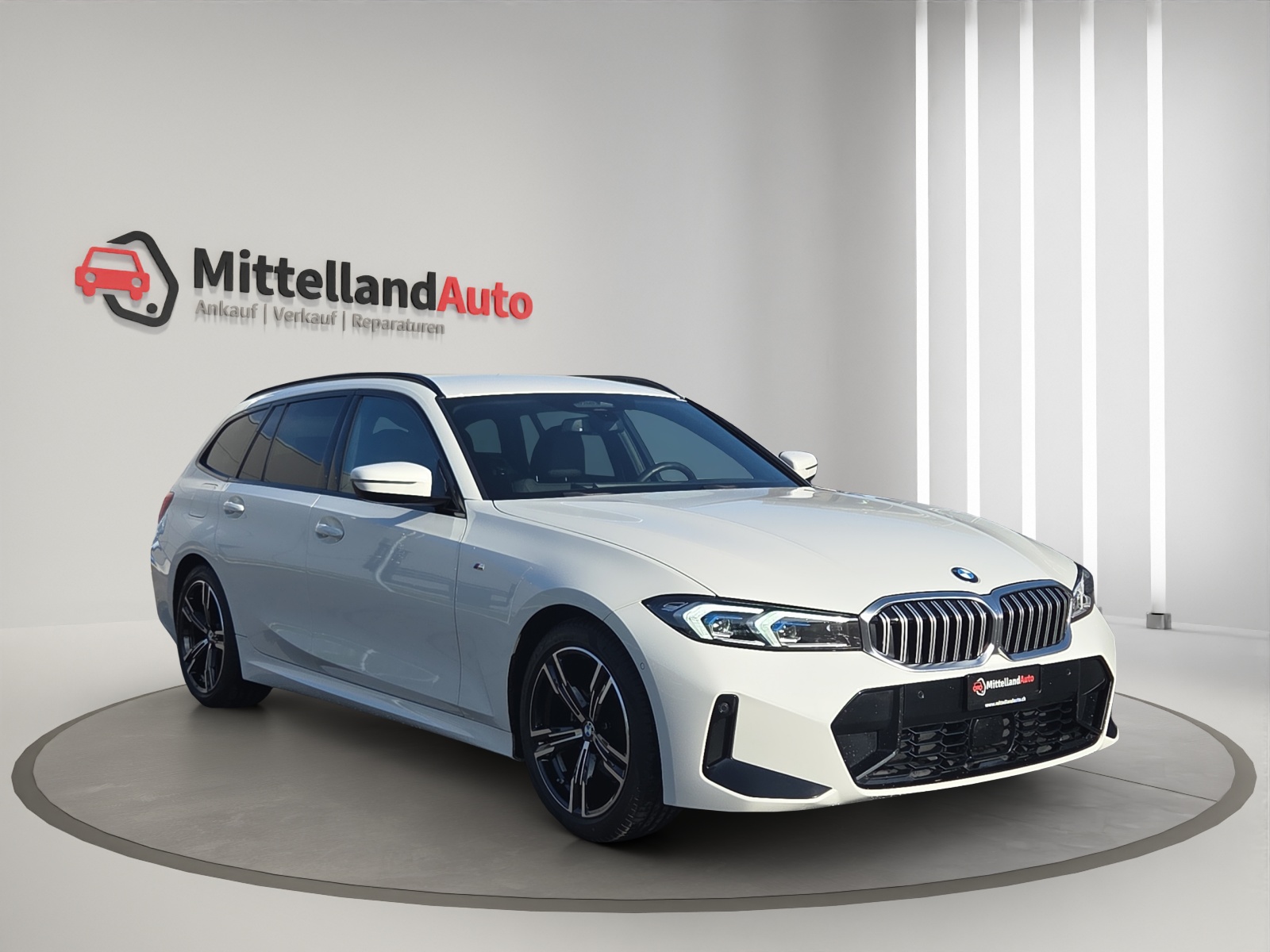 BMW 320d xDrive 48V Touring Steptronic M Sport-image-2