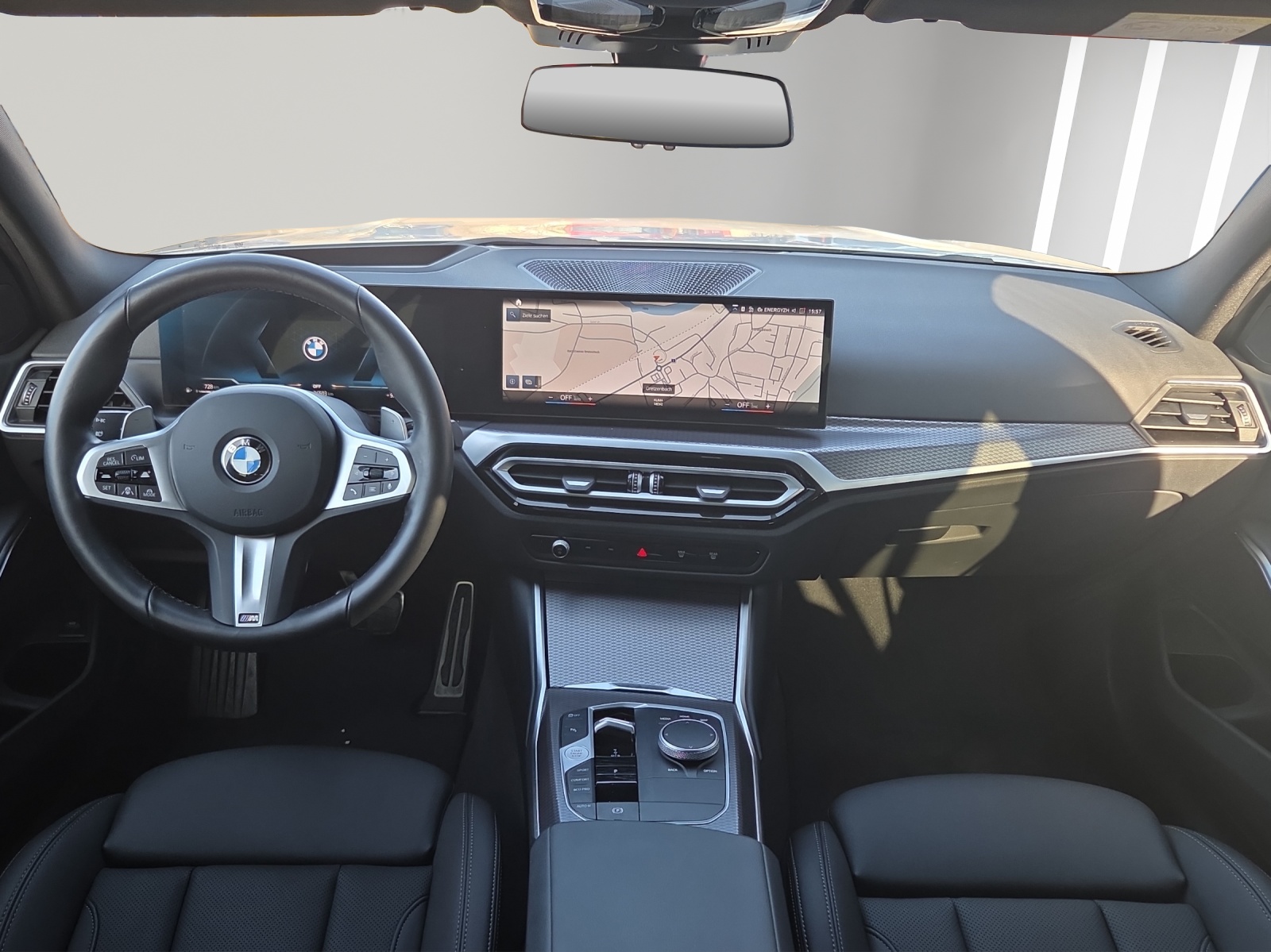 BMW 320d xDrive 48V Touring Steptronic M Sport-image-6
