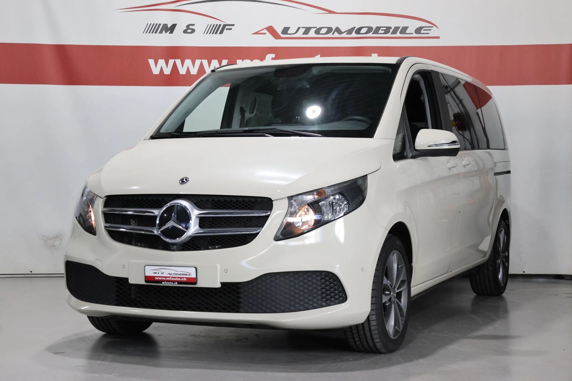 MERCEDES-BENZ V 220 d kurz 4matic Van CH FAHRZEUG-image-1