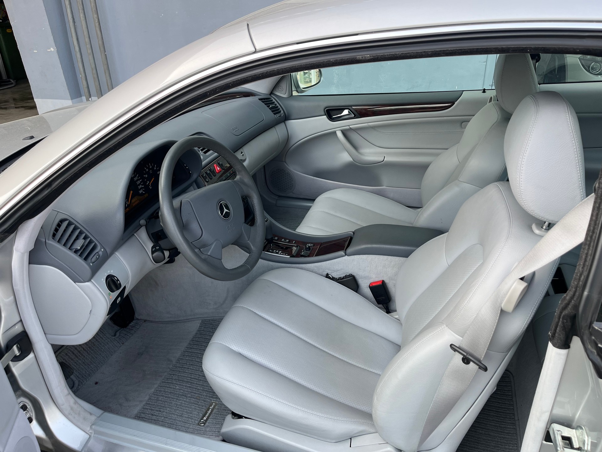 MERCEDES-BENZ CLK 320 Elégance Automatic-image-6