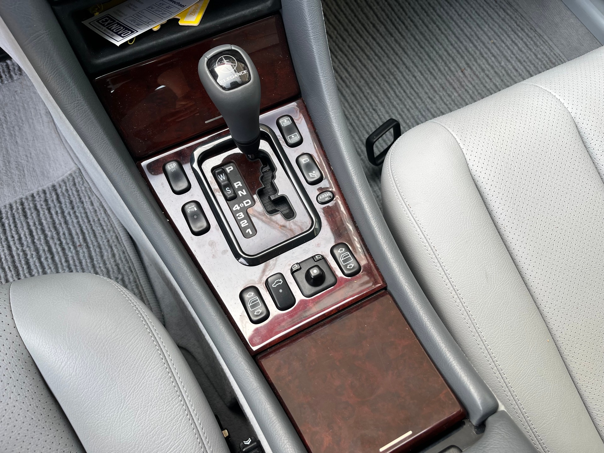 MERCEDES-BENZ CLK 320 Elégance Automatic-image-13