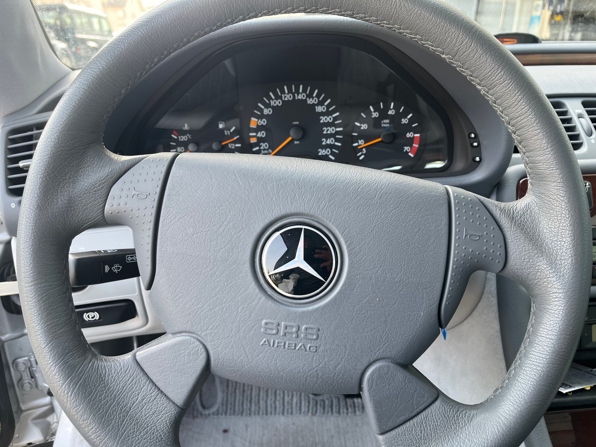 MERCEDES-BENZ CLK 320 Elégance Automatic-image-11