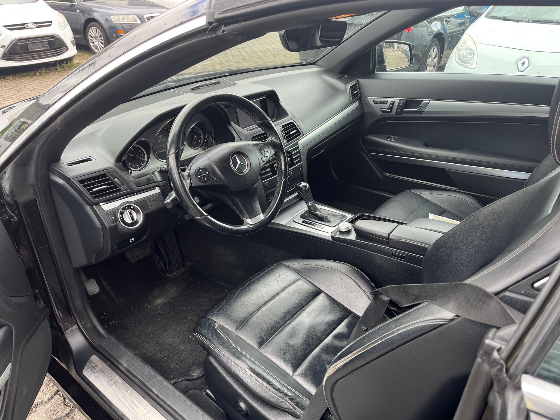 MERCEDES-BENZ E 350 CGI BlueEfficiency 7G-Tronic-image-4