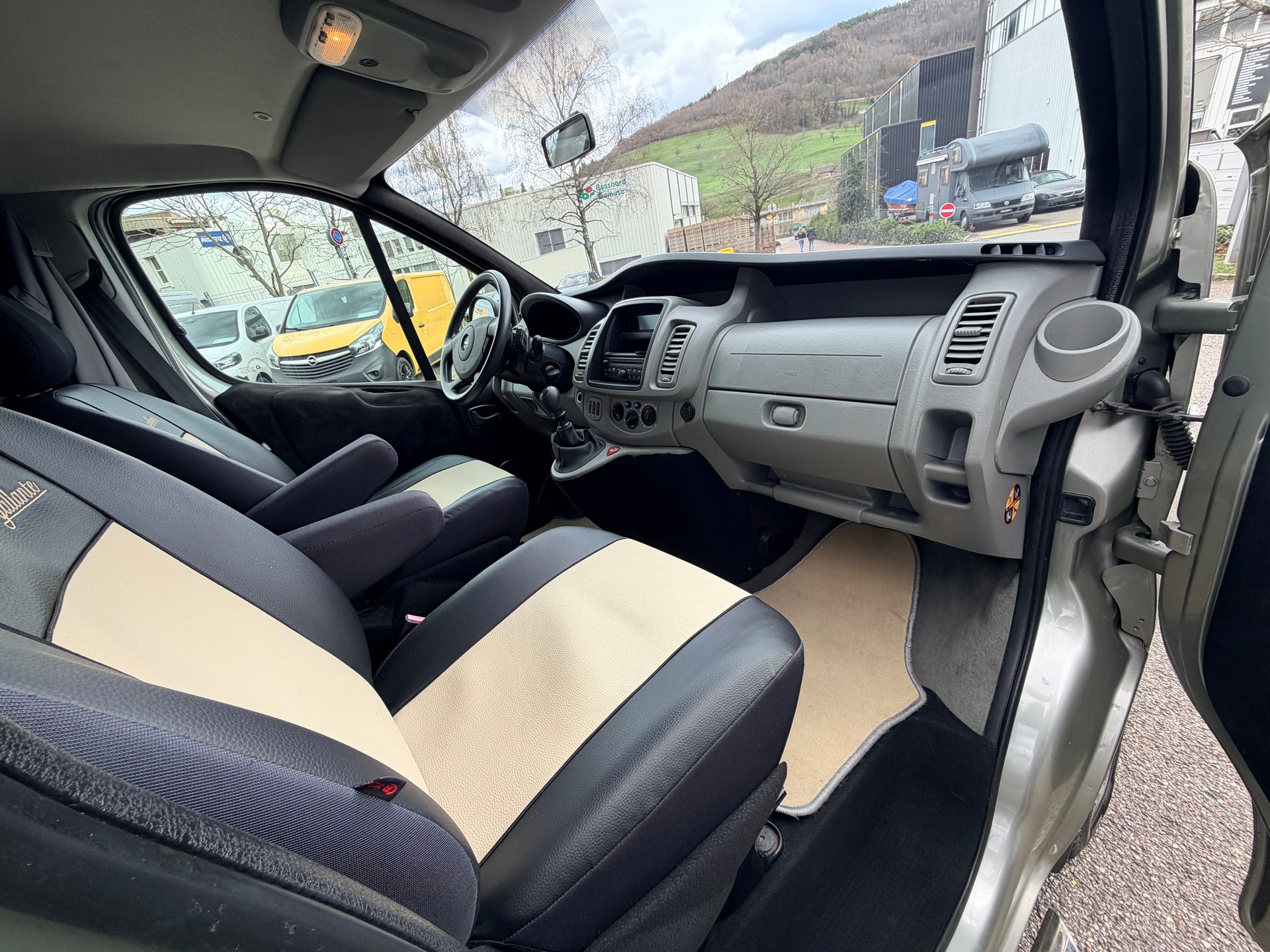 OPEL Vivaro Tour 2.0 CDTI 2.7t L1H1-image-8