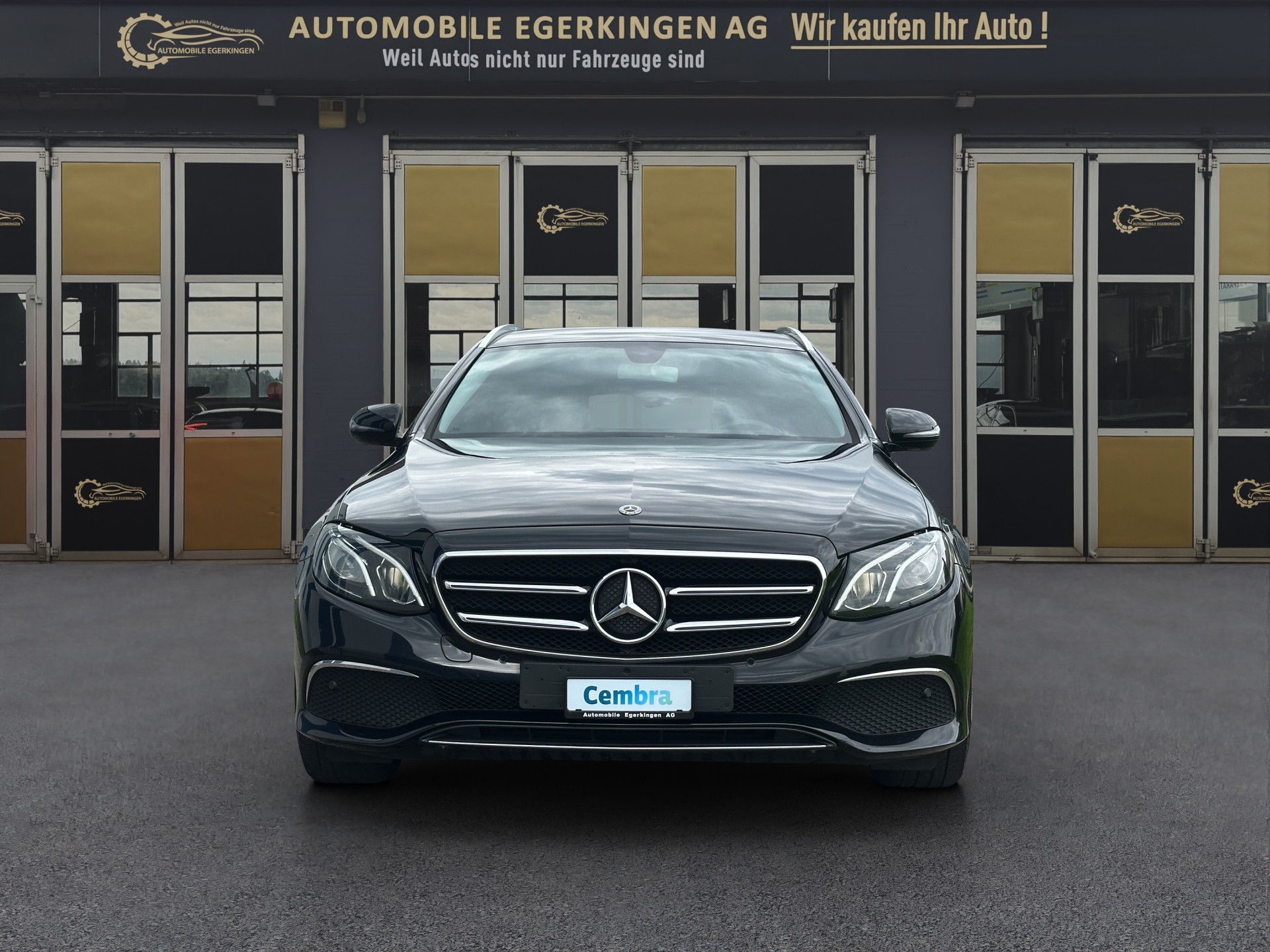 MERCEDES-BENZ E 220 d Avantgarde-image-1