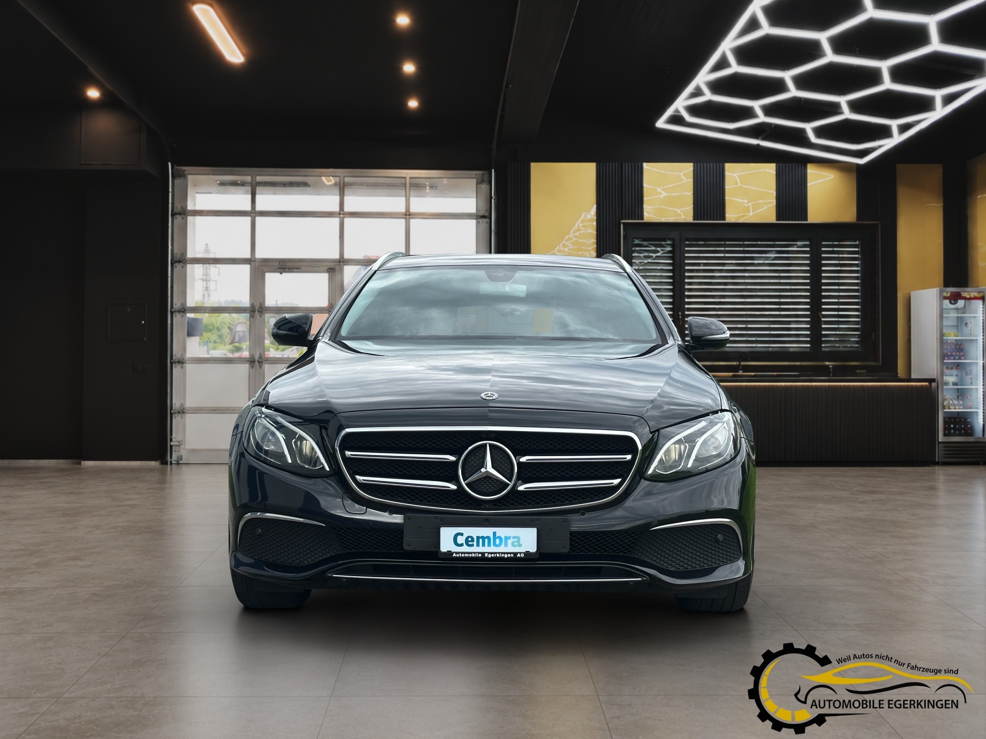 MERCEDES-BENZ E 220 d Avantgarde-image-1