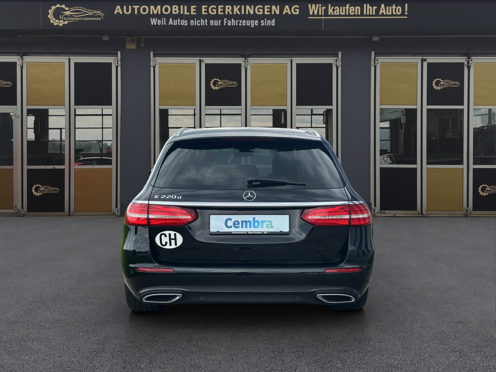 MERCEDES-BENZ E 220 d Avantgarde-image-5
