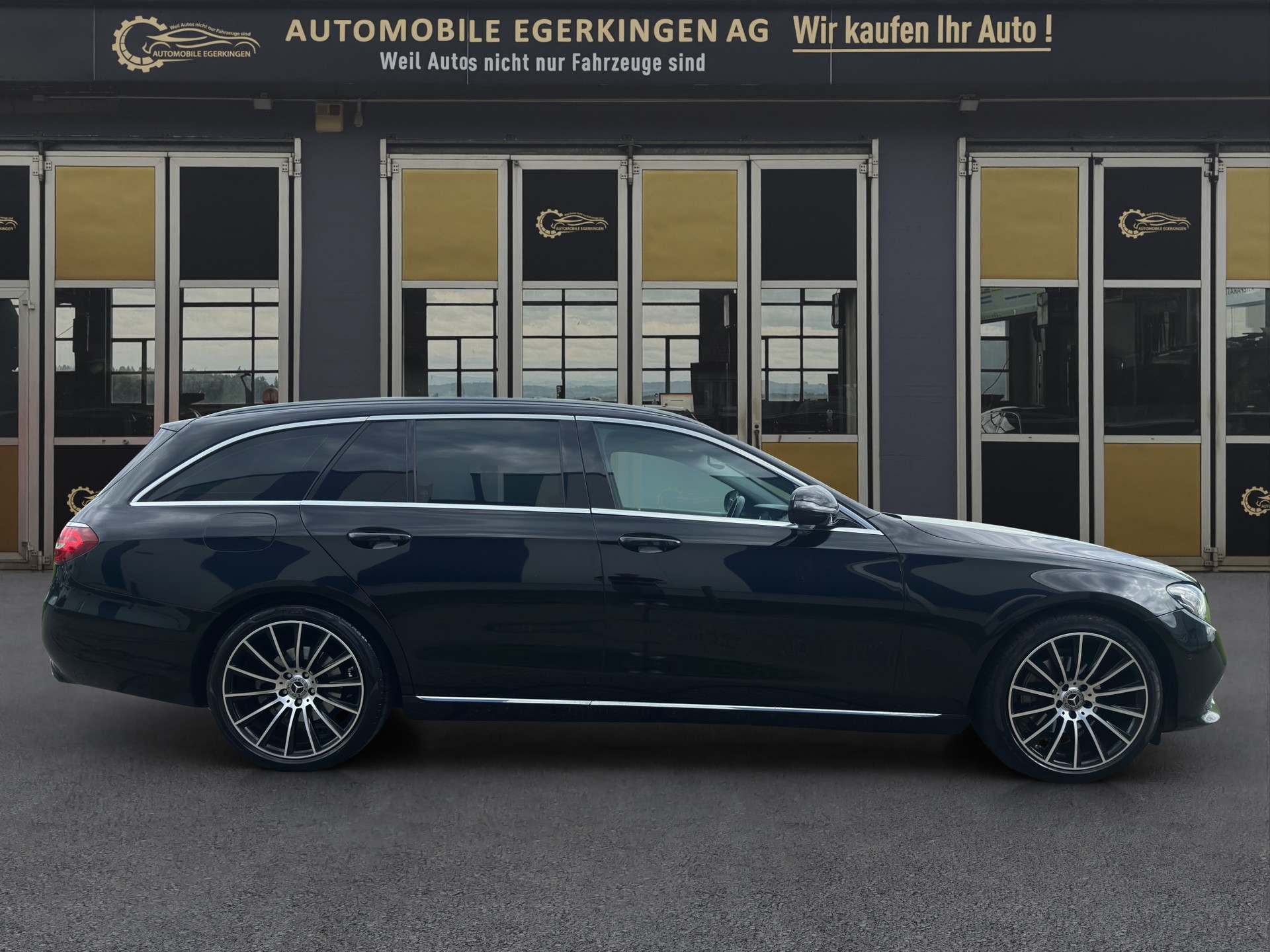 MERCEDES-BENZ E 220 d Avantgarde-image-3