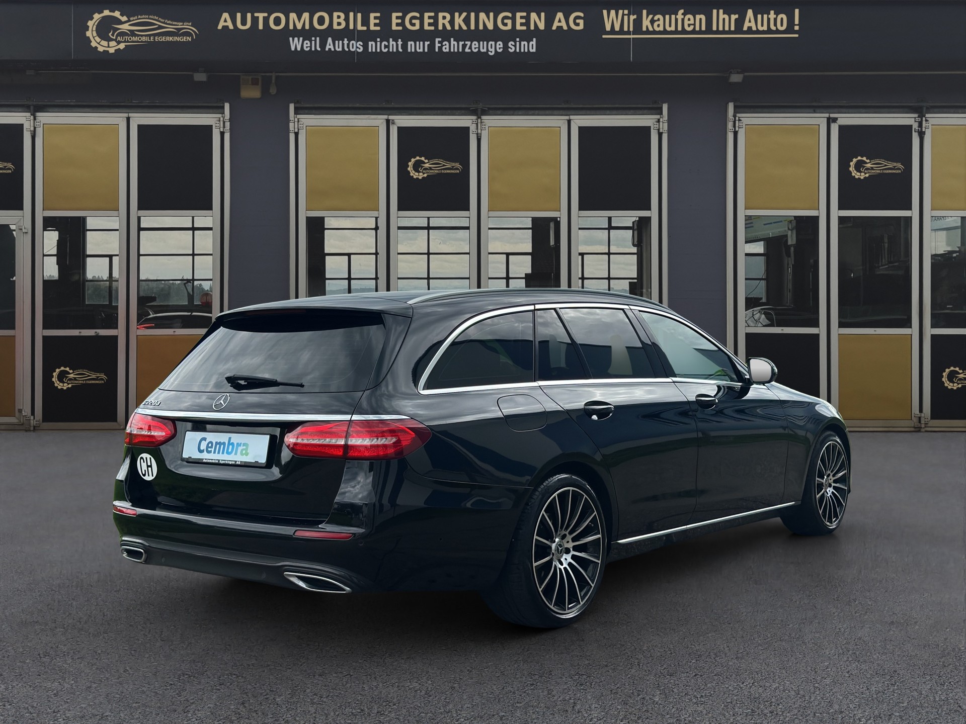 MERCEDES-BENZ E 220 d Avantgarde-image-4