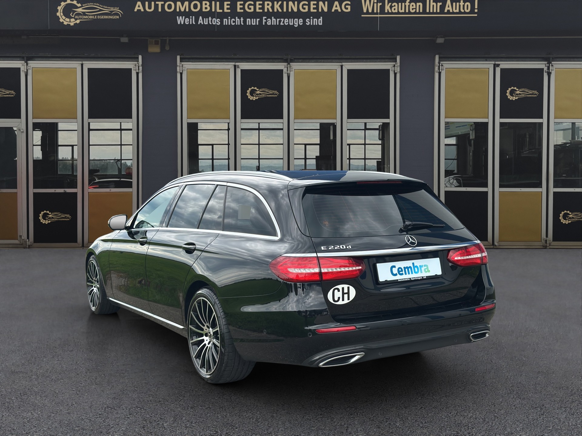 MERCEDES-BENZ E 220 d Avantgarde-image-6