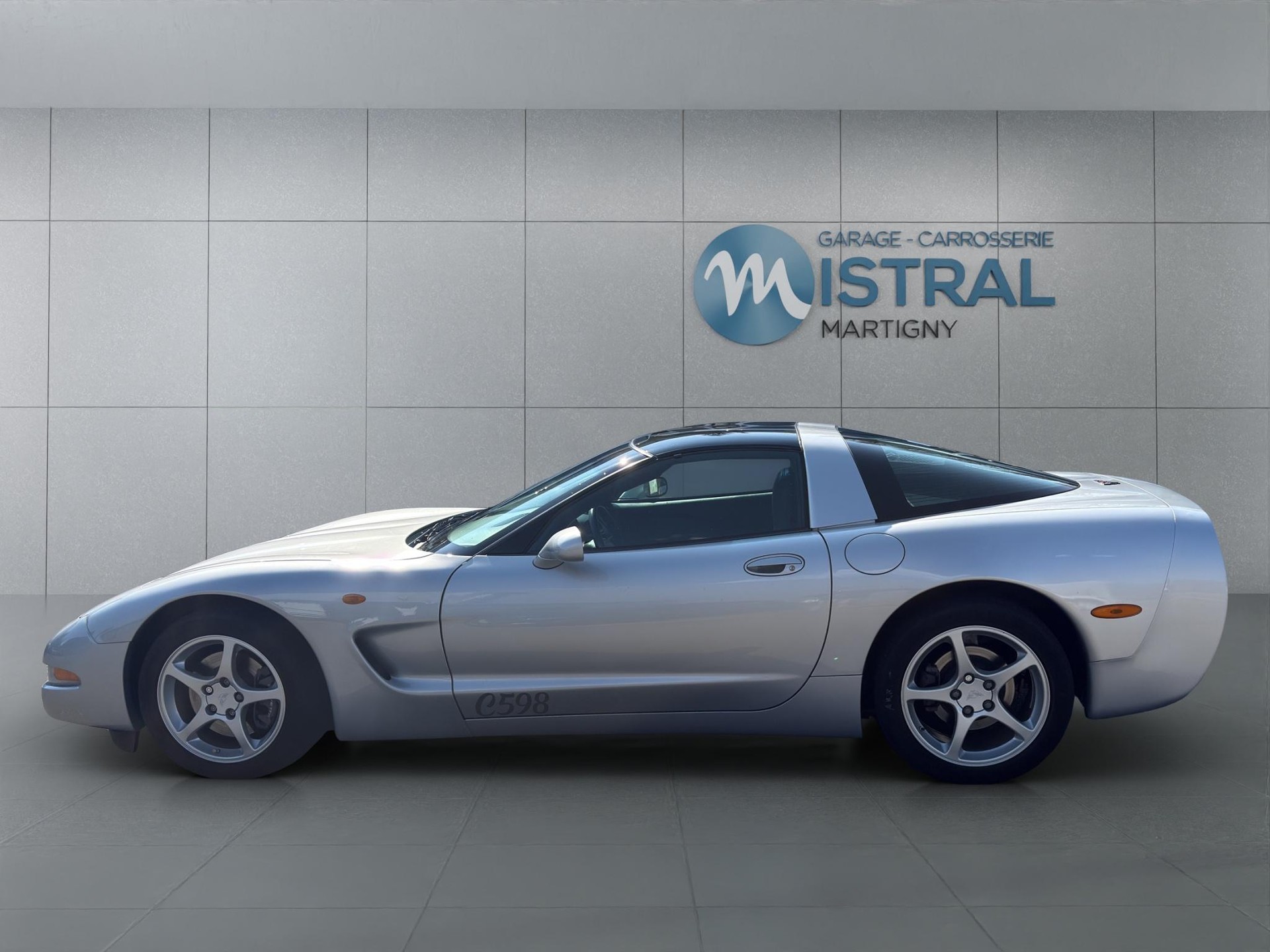 CHEVROLET Corvette 5.7 Pack A-showroom-element-1