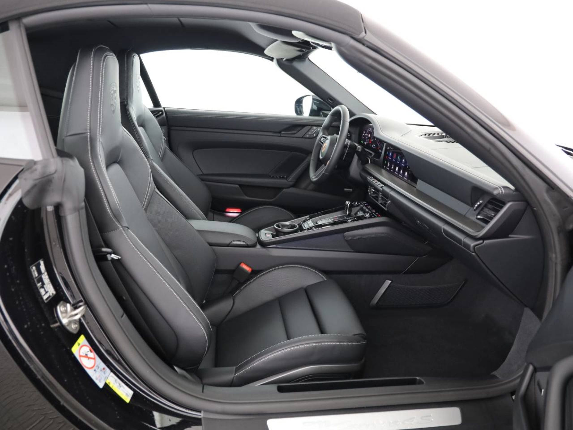 PORSCHE 911 Carrera 4S Cabriolet-image-16