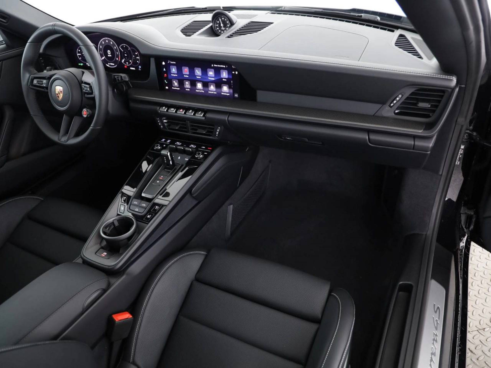 PORSCHE 911 Carrera 4S Cabriolet-image-10