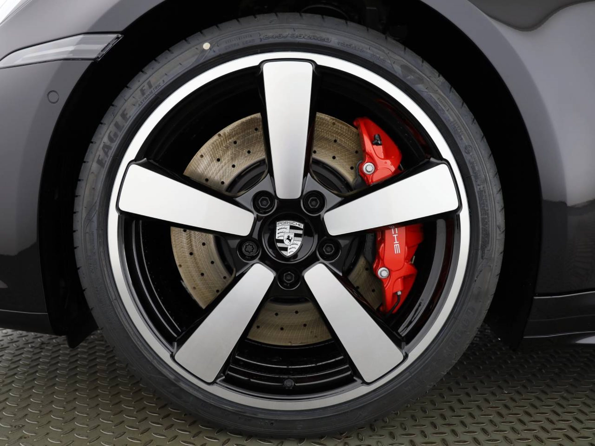 PORSCHE 911 Carrera 4S Cabriolet-image-6
