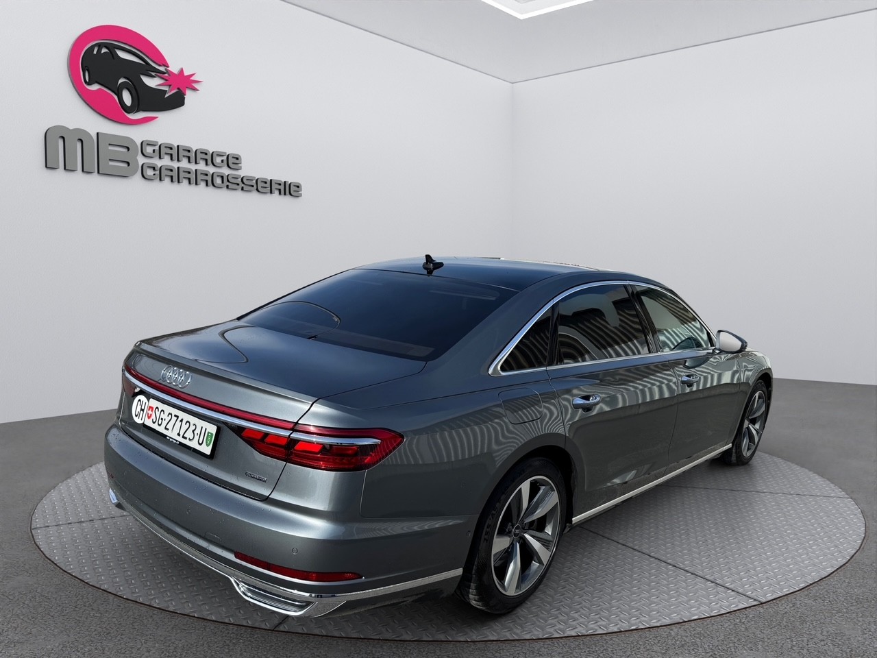 AUDI A8 60 L TFSI e quattro tiptronic-image-4