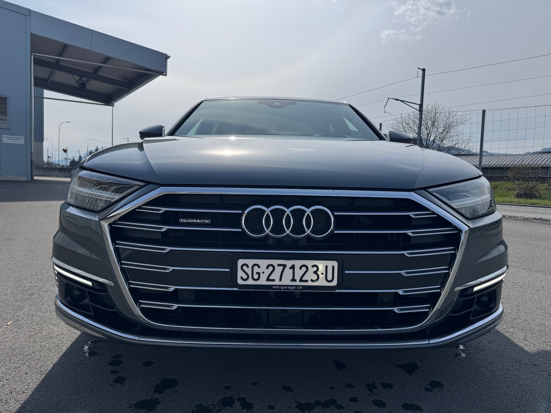 AUDI A8 60 L TFSI e quattro tiptronic-showroom-element-2