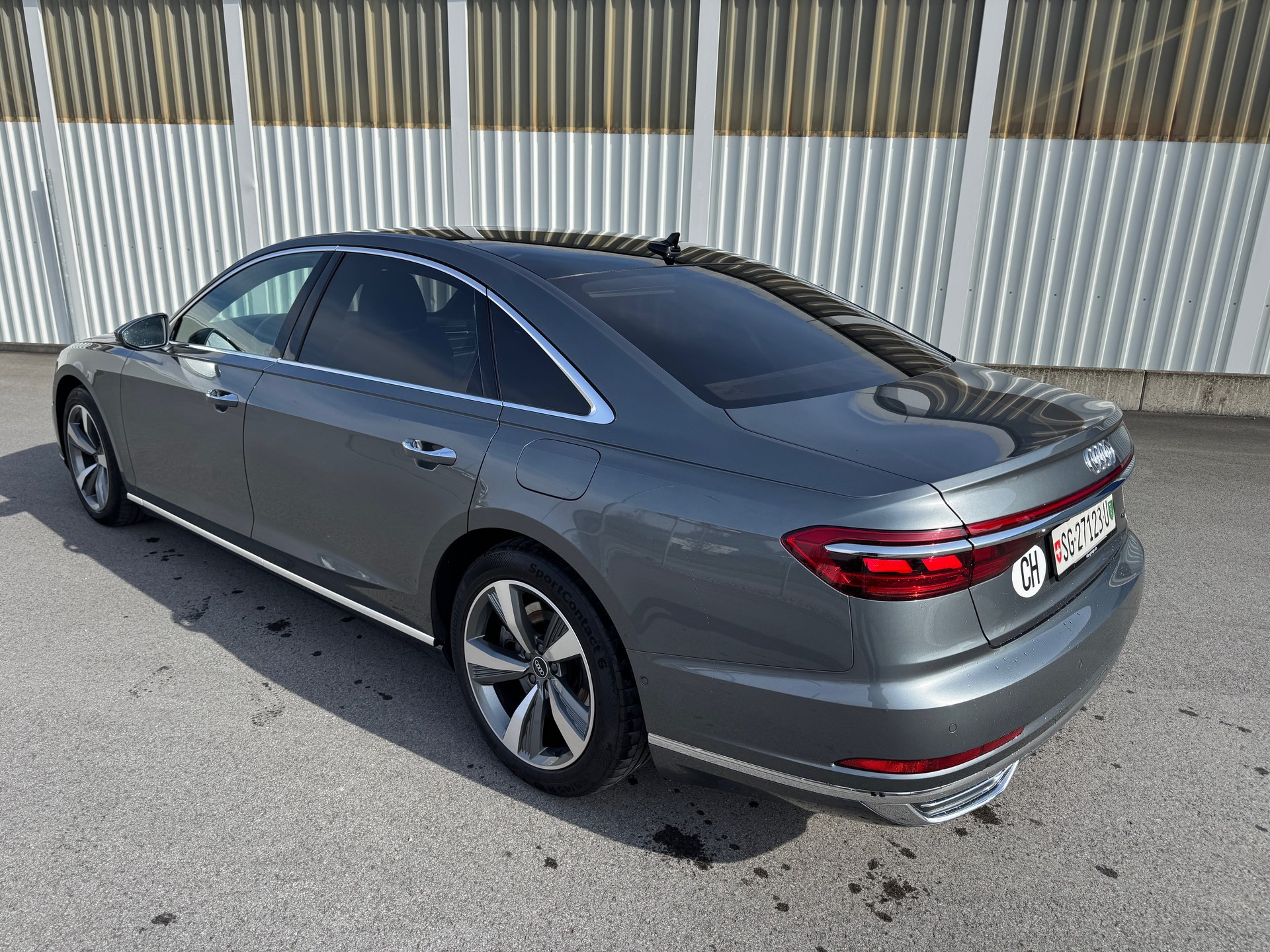 AUDI A8 60 L TFSI e quattro tiptronic-image-8