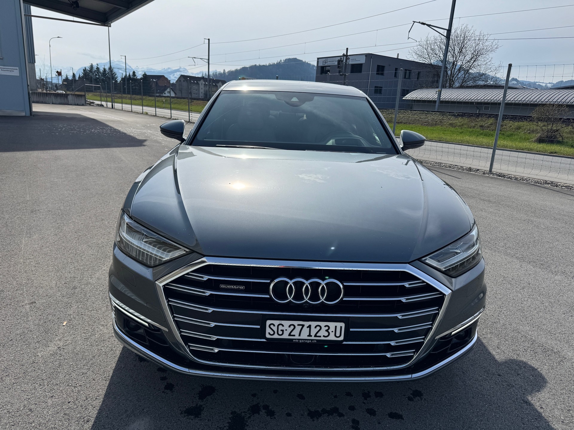 AUDI A8 60 L TFSI e quattro tiptronic-showroom-element-1