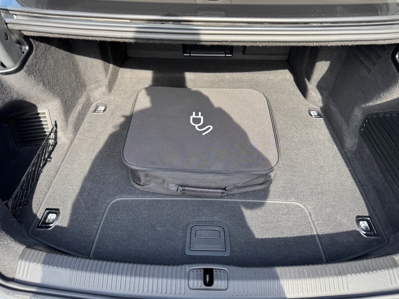 AUDI A8 60 L TFSI e quattro tiptronic-image-17