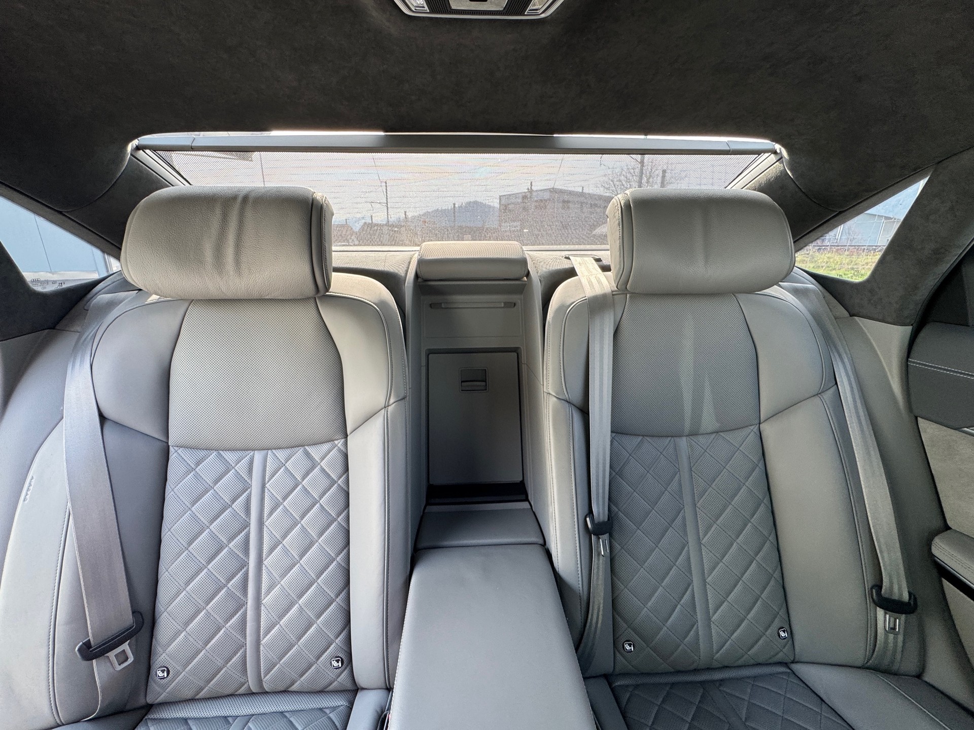AUDI A8 60 L TFSI e quattro tiptronic-image-23