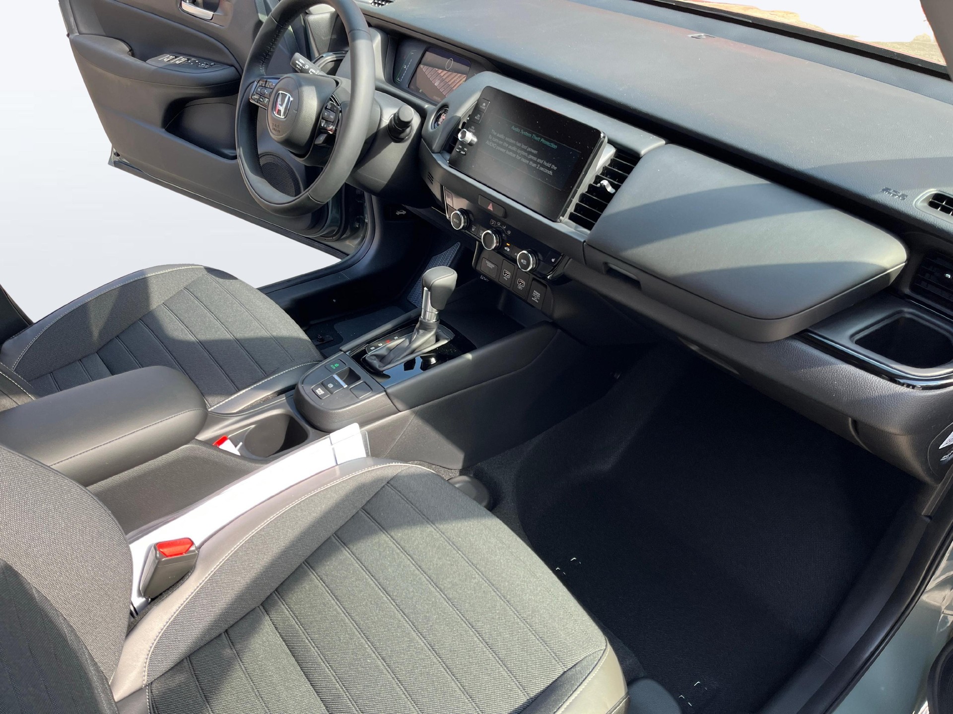 HONDA Jazz 1.5 i-MMD Crosstar Advance - mit Aktionsleasing 1.9% und 8 Jahren Garantie!-image-9