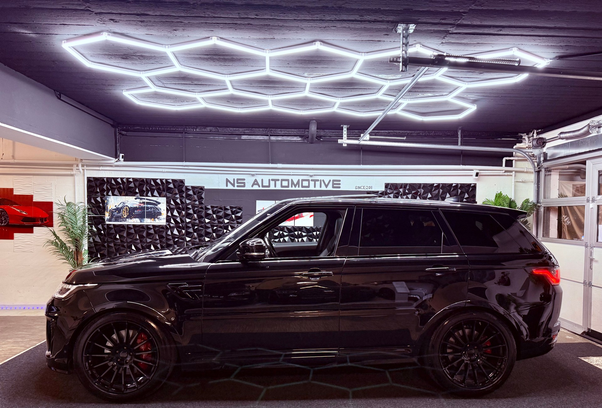 LAND ROVER Range Rover Sport 5.0 V8 S/C SVR Automatic-image-7