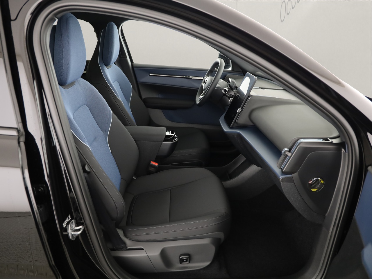 VOLVO EX30 E60 Twin Ultra Performance AWD .-image-7