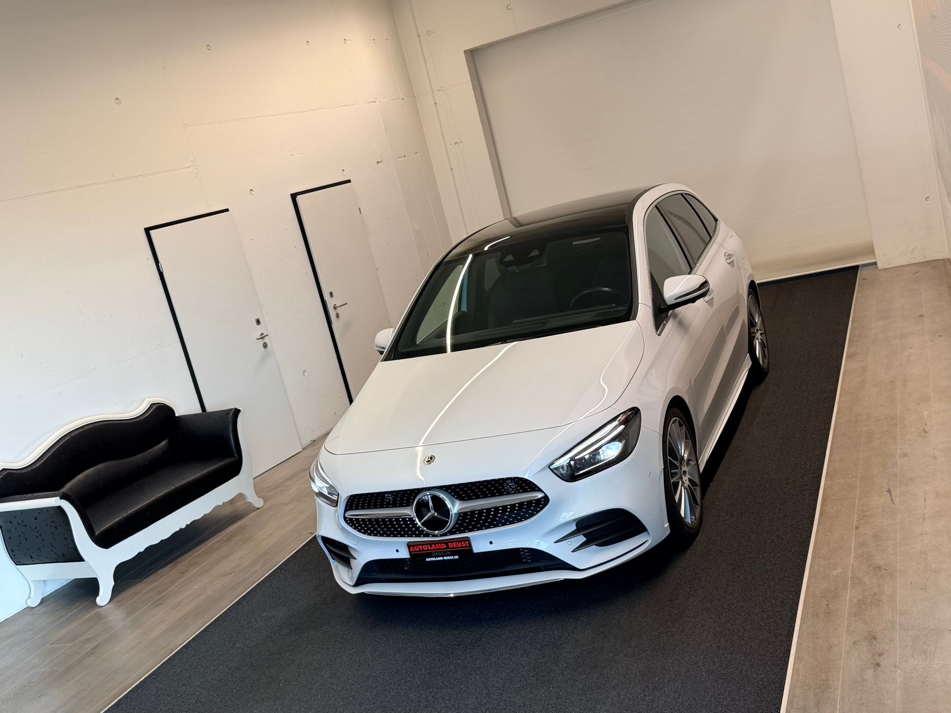 MERCEDES-BENZ B 220 4Matic AMG Line 7G-DCT-image-3