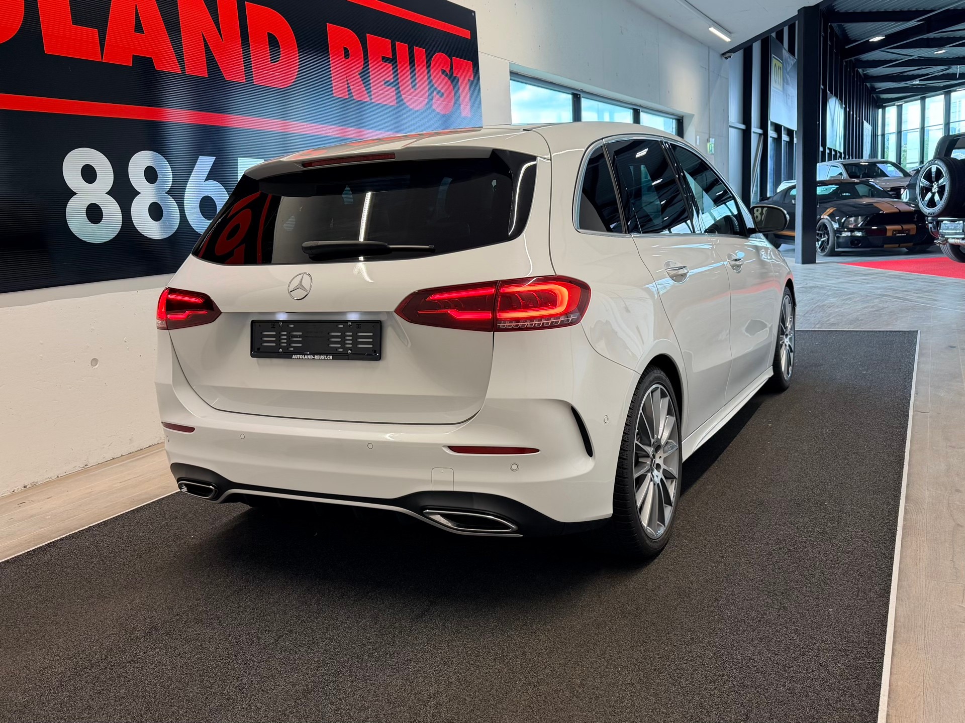 MERCEDES-BENZ B 220 4Matic AMG Line 7G-DCT-image-6